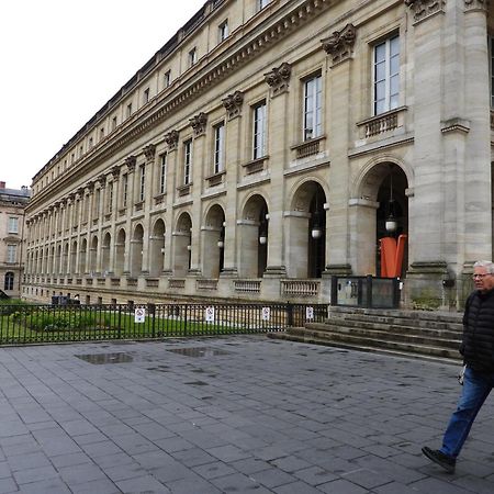 B&B Le Miroir Aux Fees Bordeaux Bagian luar foto