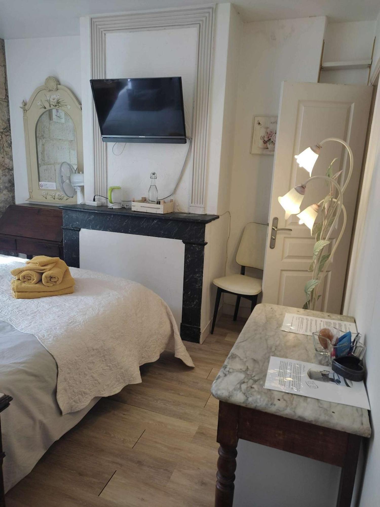 B&B Le Miroir Aux Fees Bordeaux Bagian luar foto