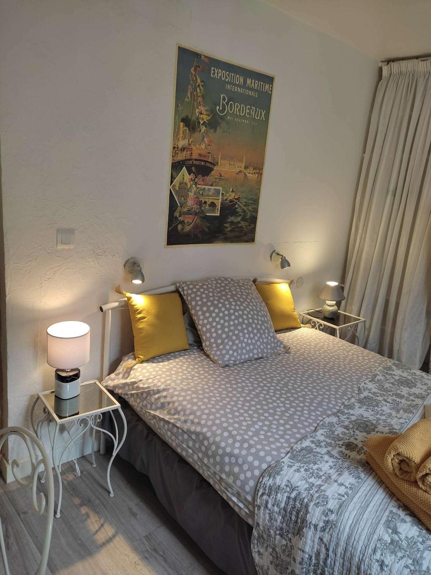 B&B Le Miroir Aux Fees Bordeaux Bagian luar foto